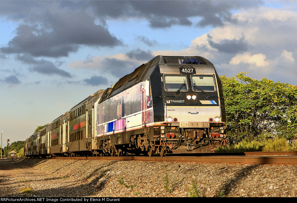 NJT 4527 on train 5737